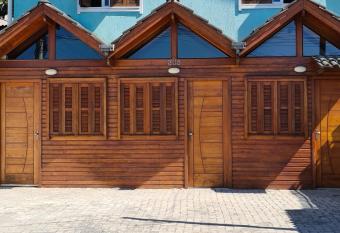 Chales Dos Alpes allows 18 year olds to book a room