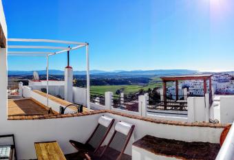 Puro Vejer allows 18 year olds to book a room