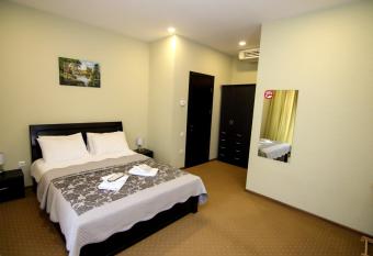 Hotel Salmer allows 18 year olds to book a room