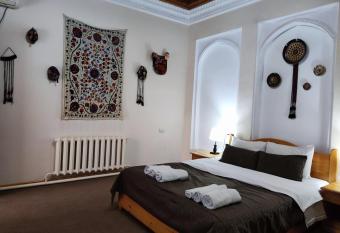 Hotel Ziyobaxsh has Balcony rooms