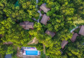 The Touch Green Naiyang Hotel & Fitness allows 18 year olds to book a room