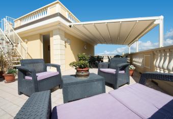 Residence Colombo allows 18 year olds to book a room