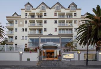 The Bantry Aparthotel by Totalstay has Balcony rooms