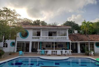 Coral House San Andres allows 18 year olds to book a room
