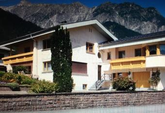 Haus Zudrell has Balcony rooms