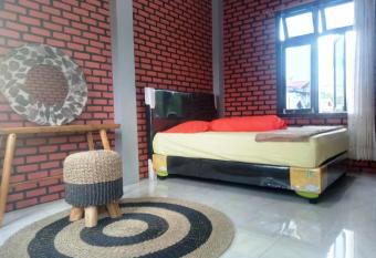 Kurnia Homestay allows 18 year olds to book a room