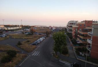 La finestra sul mare has Balcony rooms