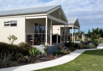 Bass Coast Country Cottages allows 18 year olds to book a room