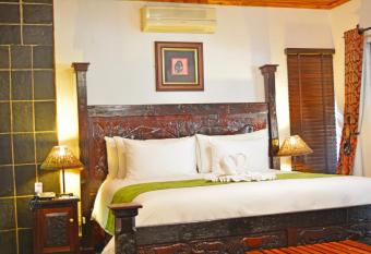 Misty Hills Country Hotel, Conference Centre & Spa has Balcony rooms