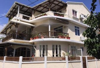 Studio Manguillier has Balcony rooms