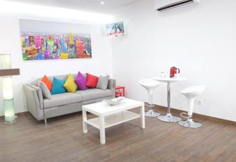 Color Suites Alicante allows 18 year olds to book a room