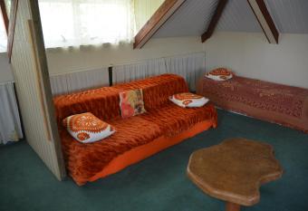 Fare Maheata has Balcony rooms