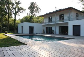 Lazuli Lodge has Balcony rooms