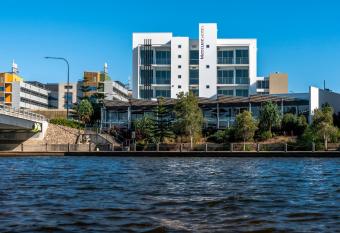 Mercure Sunshine Coast Kawana Waters has Balcony rooms