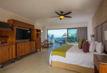 Almar Resort Luxury LGBT Beach Front Experience allows 18 year olds to book a room