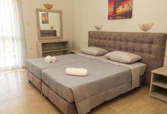 Vicky has Balcony rooms