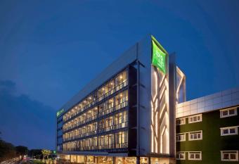 Ibis Styles Jakarta Sunter has Balcony rooms