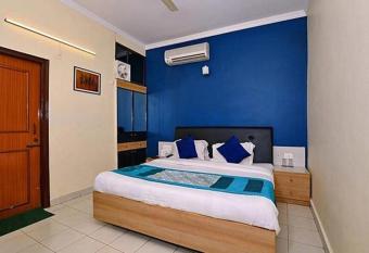 FabExpress Central Park allows 18 year olds to book a room