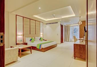 Treebo Premium Relax Inn Patel Nagar has Smoking rooms