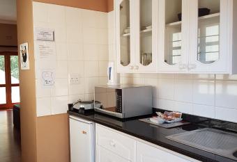 Old Mine Guesthouse has rooms with a private hot tub