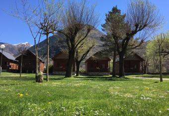 Camping Boneta has Balcony rooms