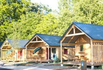 Camping de Strasbourg has Balcony rooms