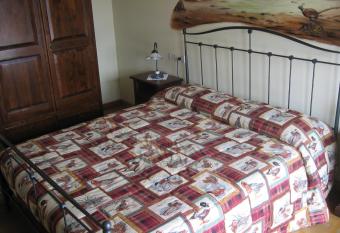 La Valle has rooms with a private hot tub