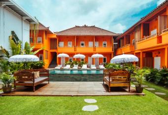 The Room Padang-Padang allows 18 year olds to book a room