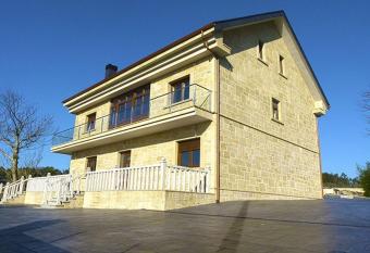 O Curruncho dos Lopez allows 18 year olds to book a room