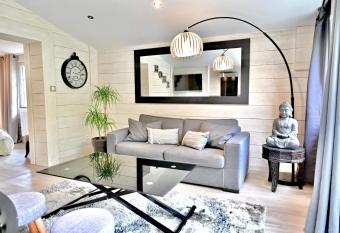 Chalet cosy de Plage entre Biarritz et Hossegor has Balcony rooms