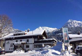 Steinbock Bed & Breakfast has Balcony rooms