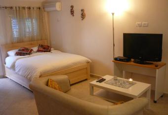 Kfar Vradim Hosting has Balcony rooms