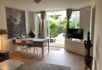 Savina City Centre Apartment Near Beach, Station and Shops has Balcony rooms