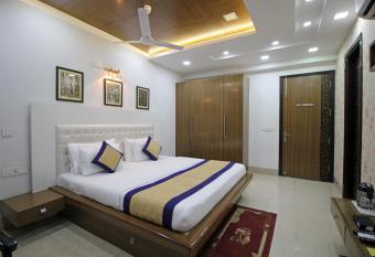 Gazebo Inn & Suites Medanta has Balcony rooms