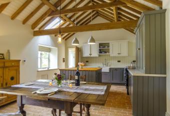 Pea Cottage allows 18 year olds to book a room