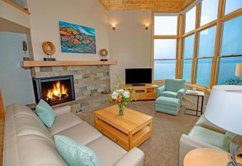 Surfside on Lake Superior has Balcony rooms