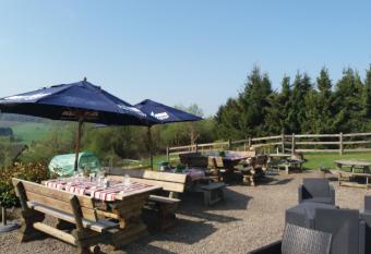 Auberge  allows 18 year olds to book a room