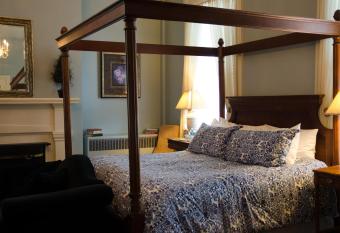 Bourbon Manor Bed & Breakfast Inn allows 18 year olds to book a room