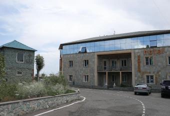 Hotel Kambuz has Balcony rooms