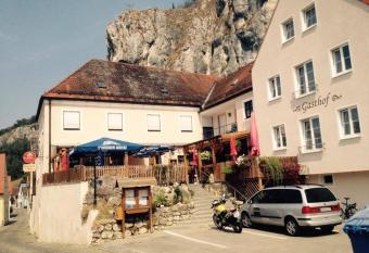 Gasthaus Felsenwastl has Balcony rooms