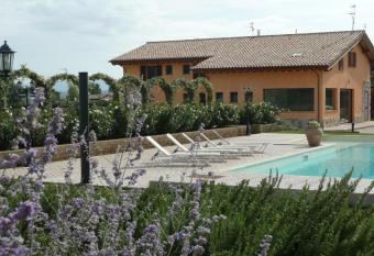 Il Fienile di Assisi has Balcony rooms