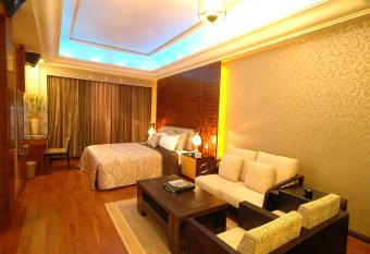 I-Like Motel has rooms with a private hot tub