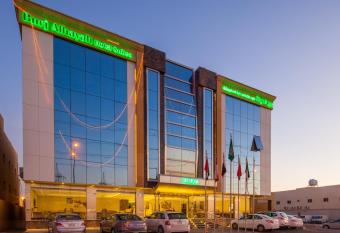 Burj Alhayah Hotel Suites Alfalah has Balcony rooms