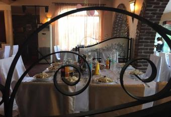 Hotel Villa Verde allows 18 year olds to book a room