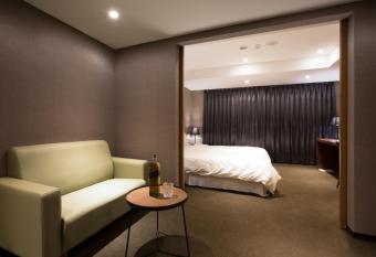 Noble Hotel has rooms with a private hot tub