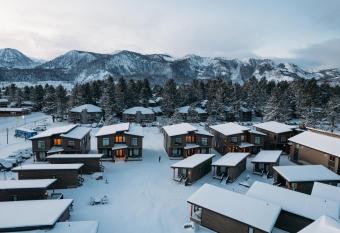 Outbound Mammoth has Balcony rooms