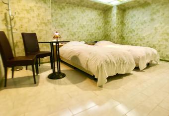 Hotel Ritz Koshien has Smoking rooms