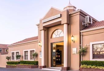 Mercure Hotel Bedfordview allows 18 year olds to book a room