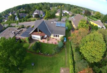 Hoernchens-Ferienwohnung allows 18 year olds to book a room