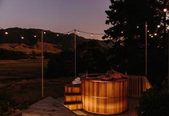 Cottage 103 has Balcony rooms